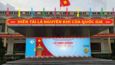 Hình ảnh file gốc in lụa Market sân khấu Lễ Khai Giảng trường THCS file Corel