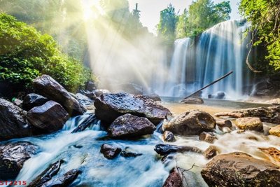 File tranh Tranh sơn thủy thác nước phong thủy ST2215 (gốc) in trên kính