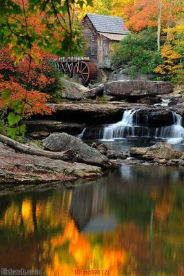 Tải file File phong thủy đứng thác nước PTD398 (PSD) cho in tranh kính